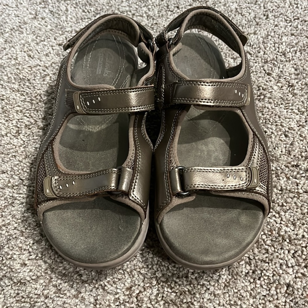 EUC Clarks walking sandals - Gold Shimmer Size 8